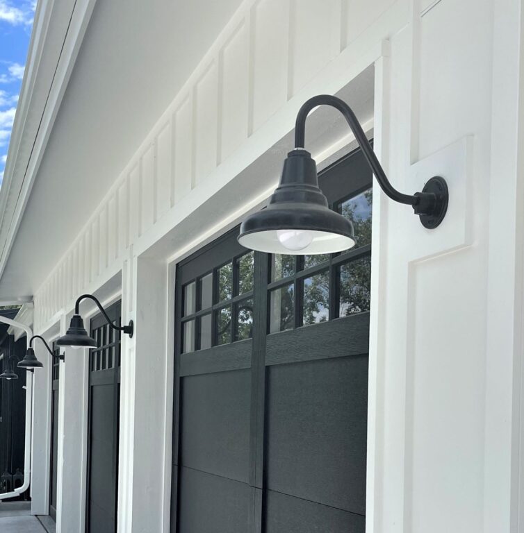 IMG 0381 residential exterior lighting garage Union Gooseneck 10in 100 Black G26arm