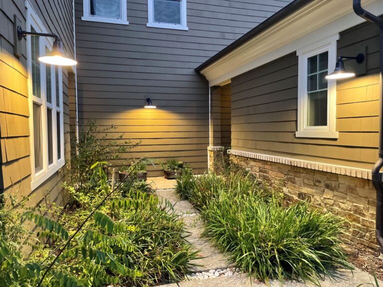 IMG 1874 residential exterior lighting Aero Gooseneck 14in 705 Navy G17arm