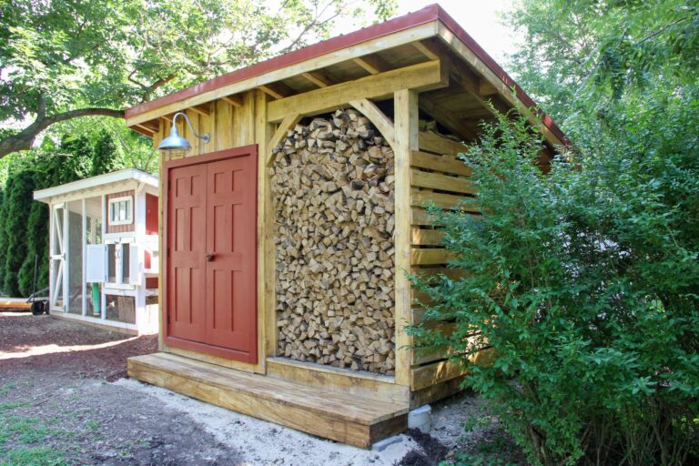 IMG 6991 residential exterior lighting shed Dino Gooseneck 14in 975 Galvanized G22arm Wire Cage