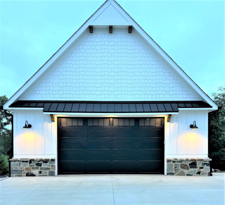IMG 8879 Residential Exterior Lighting Garage Porch Dusk On Esso LED Gooseneck 10in 150 Black G11arm Domed Lens 768x702 