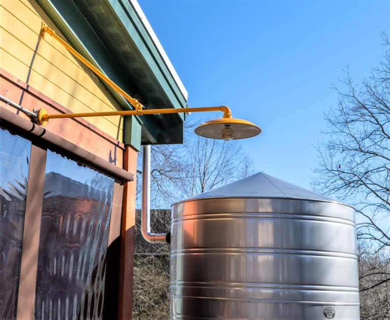 DSC00288 Edit commercial exterior lighting Sinclair Gooseneck Light 16in 570 Sunflower G36arm