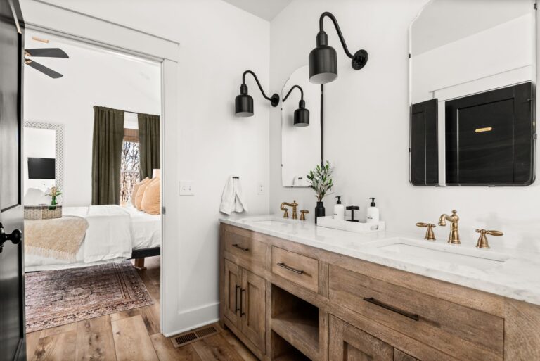 int 66 residential interior lighting bathroom vanity Chateau Gooseneck 100 Black G26arm