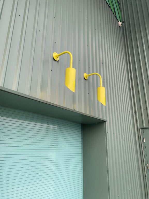 IMG 2281 commercial interior lighting brewery Milan Cylinder Gooseneck Large Cylinder 380 Chartreuse G13arm Single Slot
