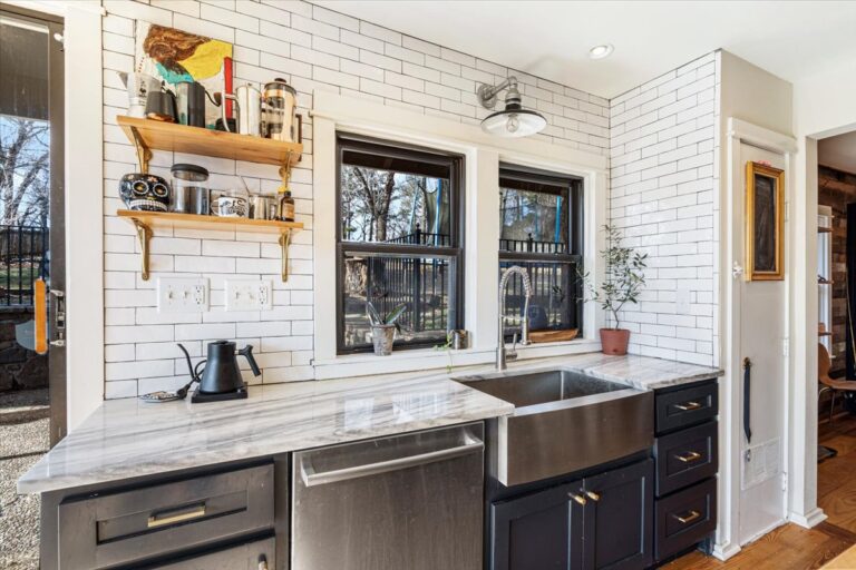 11 435 N Oliver Ave 11