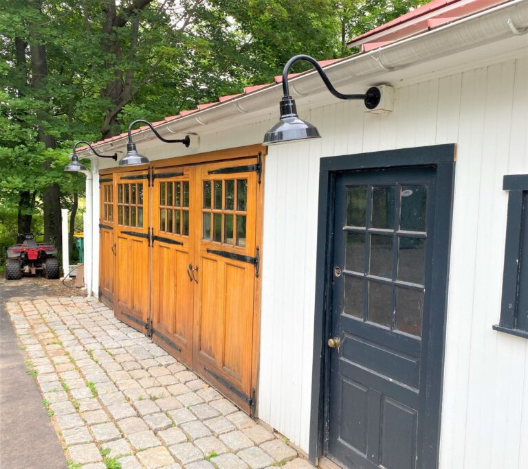 IMG 4148 residential exterior lighting barn garage Dino Gooseneck Light 12in 150 Black G11arm