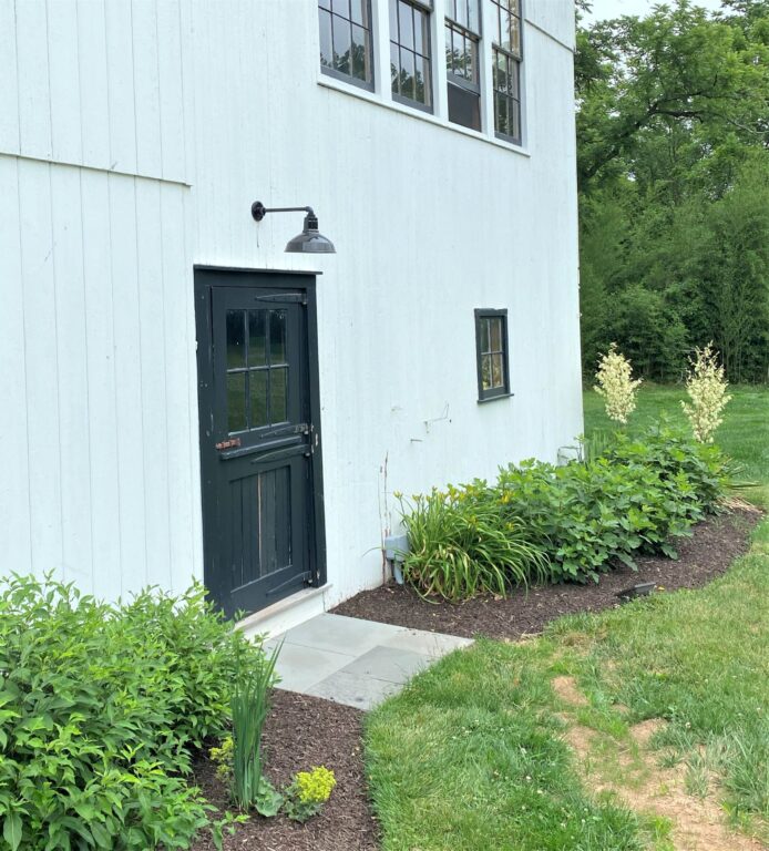 IMG 4149 residential exterior lighting barn garage Dino Gooseneck Light 12in 150 Black G1arm