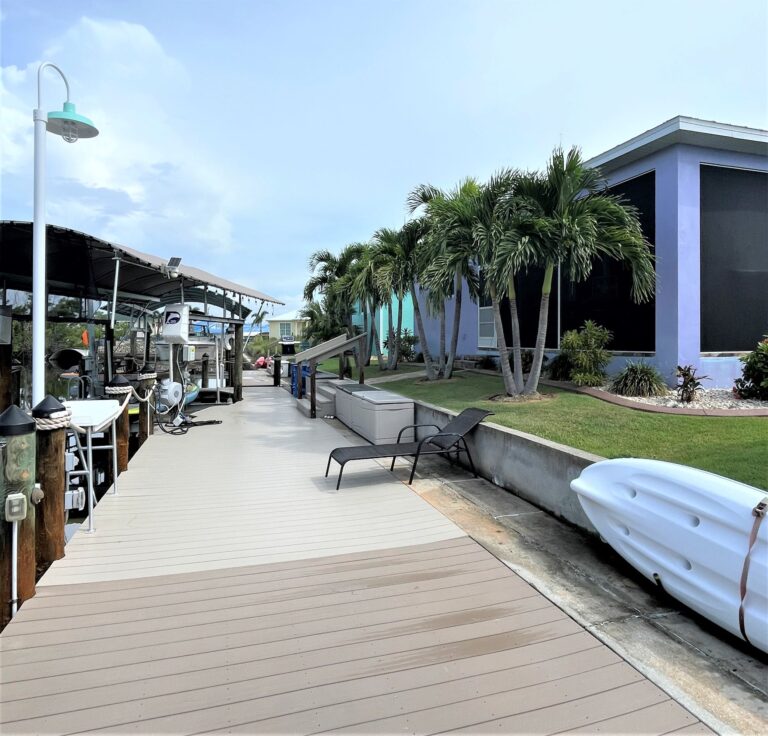 IMG 4859 residential exterior lighting boat dock waterfront Original Nautical LED Single Post Mount 16in 370 Mint 200 White TGG Clear Glass 10ft Smooth Pole 200 White