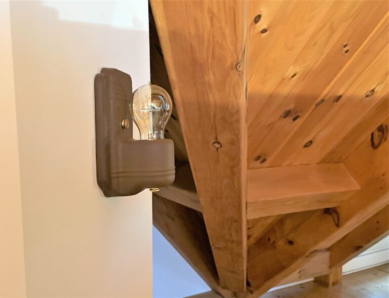 IMG 1626 residential interior lighting Kao Wall Sconce 605 Rust Victorian 60W Edison Bulb