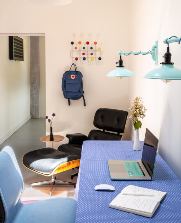 Small BarnLight ©MikeKelley 10