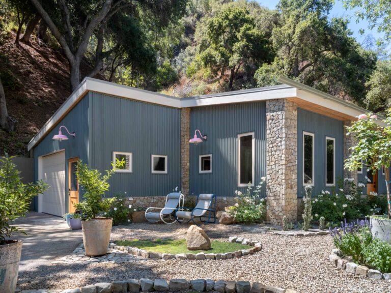 Small BarnLight ©MikeKelley 2