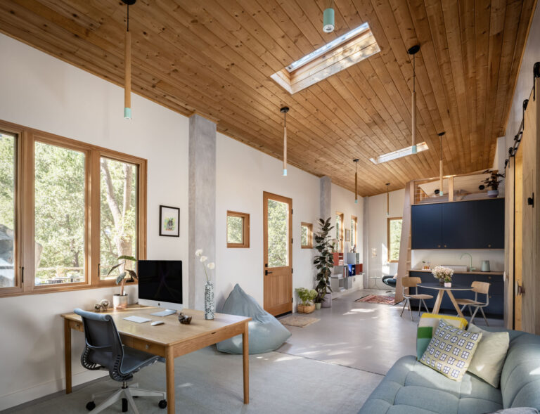 Small BarnLight ©MikeKelley 22