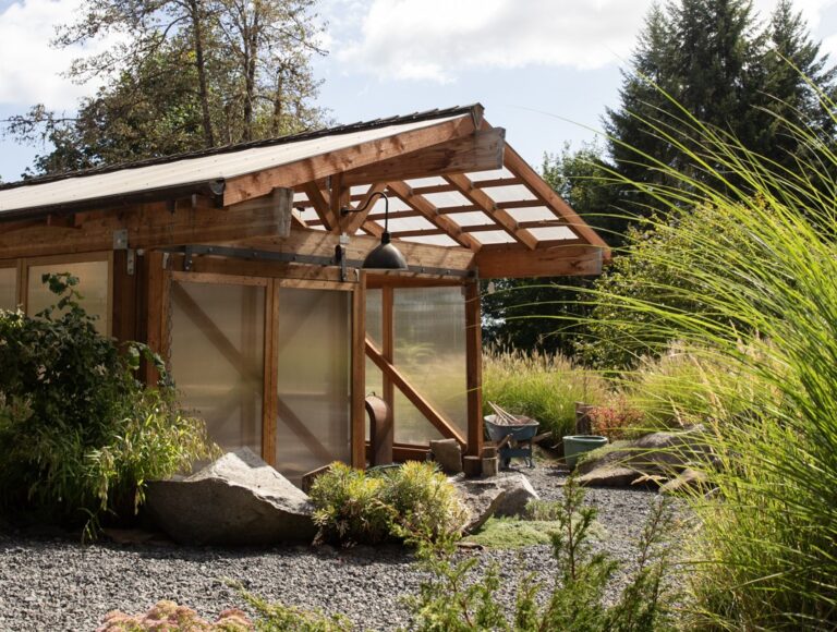 Bonsai Mirai 1 commercial exterior lighting greenhouse Wilcox Gooseneck 20in 100 Black G24arm