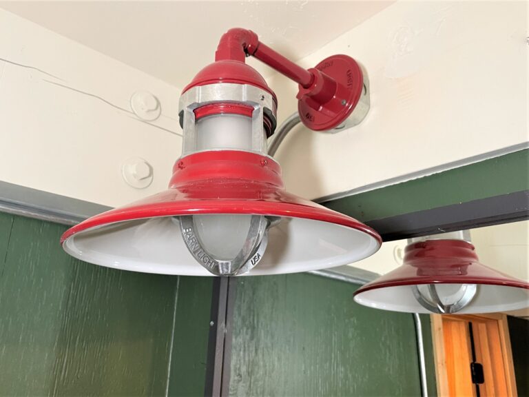 IMG 1863 commercial interior lighting hotel Wallaby Gooseneck 12in 400 Barn Red G3arm 400 Barn Red No Cap Frosted Glass
